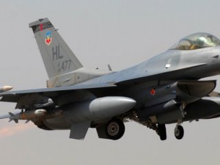 ABD F-16 Savaş Uçağı Düştü