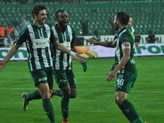 Fenerbahçe Bir Adım Önde!