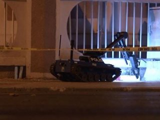 Emniyet Müdürlüğü Önünde Bomba Paniği