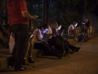 Küba'da Kablosuz İnternet Heyecanı