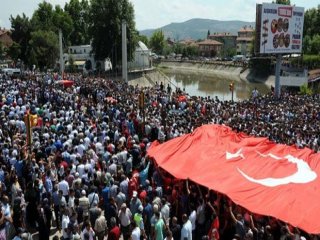 Türkiye Yiğitlerini Ebediyete Uğurladı