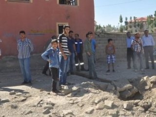 Polis Aracına Bombalı Saldırı