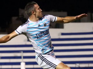 Van Persie'nin Golü Tarihe Geçti!