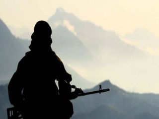 Vatandaş Askere Siper Oldu!