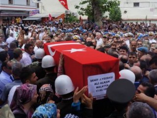 Şehit Yüzbaşı Alkan son yolculuğuna uğurlandı