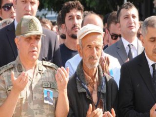 Şehidin Cenazesinde Kürtçe Ağıtlar Yükseldi