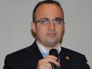 Bülent Turan: Git Artistliği Başkasına Yap