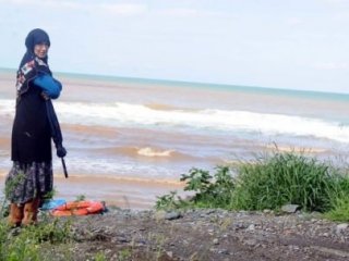 4 Yaşındaki Çocuk İtfaiye Aracından Düşüp Kayboldu