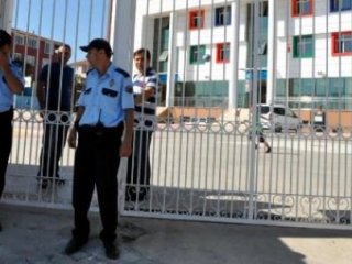 Cemaat Okullarına Baskın