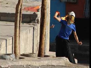 Polise Atacaktı! Elinde Patladı