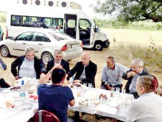 CHP'li Başkan Resmi Araçla Rakı Taşıdı