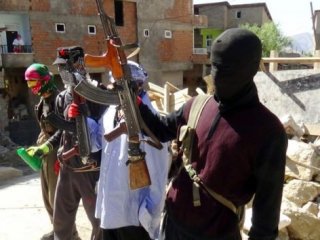 Hakkari'de Gerginlik! Aileler Terk Etti