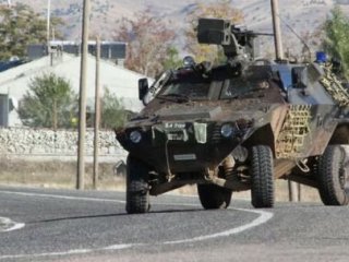 Siirt'te Jandarma Karakolu'na el bombalı saldırı