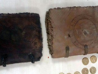 2 adet bin 500 yıllık İncil ele geçirildi