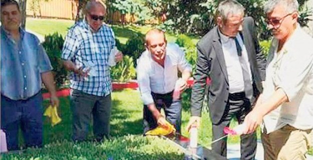 Başbuğ’un Kabrini Zemzem’le “Dezenfekte” Ettiler