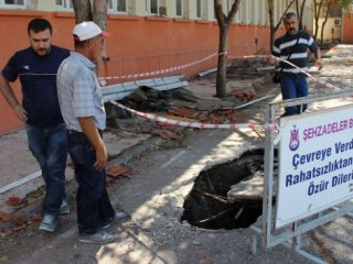 Okulun Bahçesinden Tarih Fışkırdı