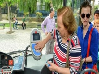 İzmir'de Ulaşım Sıkıntısı Devam Ediyor
