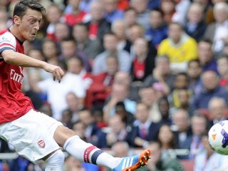 Mesut Özil Şehitleri Unutmadı