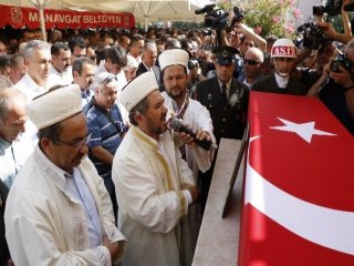 Şehidin Cenazesinde Namaz Krizi!