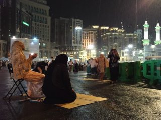 Kabe’de Yağmur Sürprizi