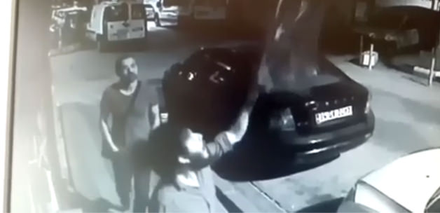 Üsküdar'da Türk Bayrağına Saldırı