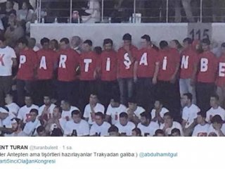 Ak Parti Kongresinde Gülümseten Görüntü