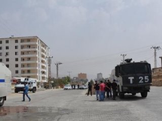 Hakim Noktalarına Askeri Tanklar ve Zırhlı Araçlar Konuşlandırıldı