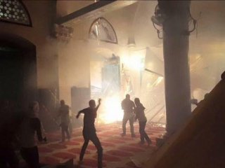 Postallarıyla Mescid-i Aksa'nın Minberine Çıktılar