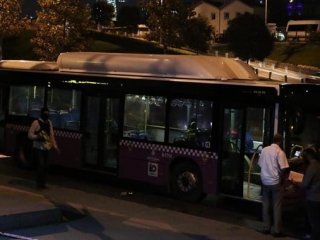 İstanbul'un Göbeğinde Halk Otobüsüne Molotof Attılar!