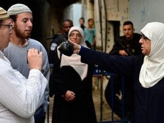 Yahudi Yerleşimciler Mescid-i Aksa'ya Girdi
