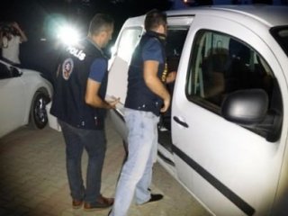 Eski cumhuriyet savcısı gözaltına alındı