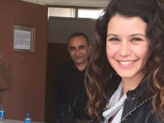 Beren Saat'e Tokat Gibi Cevap!