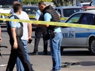 Emniyet Amiri'nin aracına hain saldırı