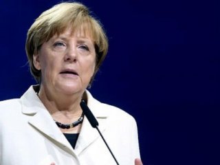 Merkel'i Tehdit Etti, Hapse Atıldı