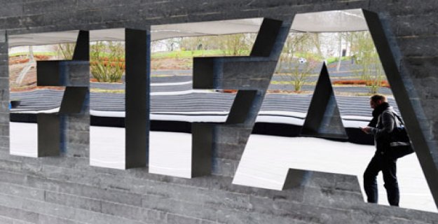 FIFA'dan tarihi karar!