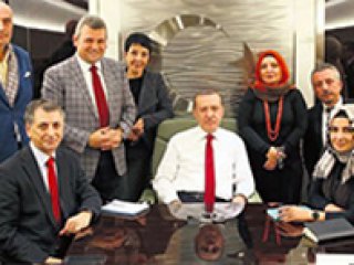 Yeni Şafak Yazarı Albayrak: "HDP Barajı Geçmeli.."