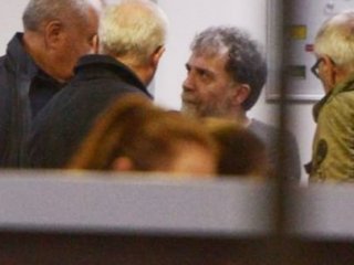 Ahmet Hakan'a Evinin Önünde Saldırı