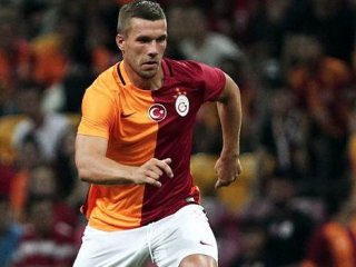 Podolski Çıldırdı!