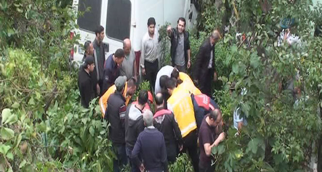 Freni Boşalan Kamyonet Evin Bahçesine Uçtu