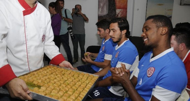 Eto’o Baklavayı Geri Çevirdi