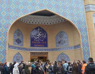 Kopenhag'da İmam Ali Camii İbadete Açıldı