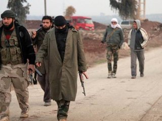 IŞİD Militanları Suriye'deki Ailelerini Irak'a Tahliye Etmeye Başladı