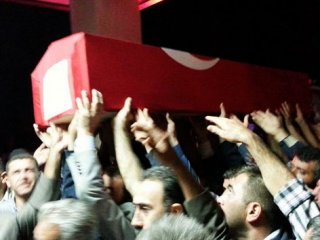 Şehit Polisin Cenazesi Baba Ocağında