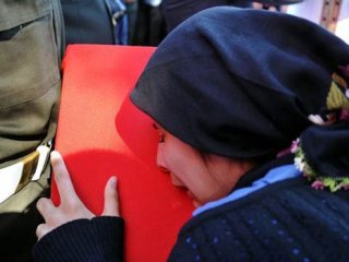 Şehit Uzman Çavuşu 10 Bin Kişi Uğurladı