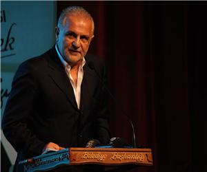 Şiir festivalinde şairler geçidi