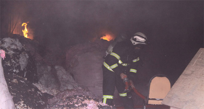 Geri Dönüşüm Fabrikası Alev Alev Yandı