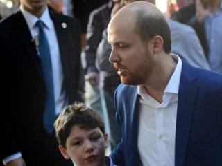 "Sadece Korkaklar Kaçar"