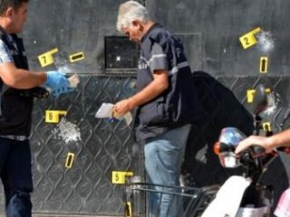 Adana'da Liseye Silahlı Saldırı