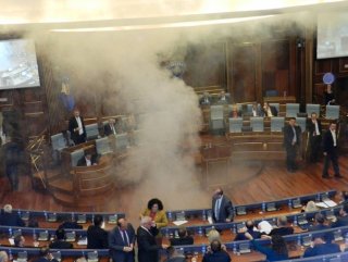 Meclise Göz Yaşartıcı Gaz Atıldı
