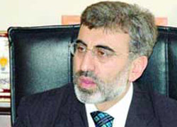 Patlamada yaralananları hastanede ziyaret etti